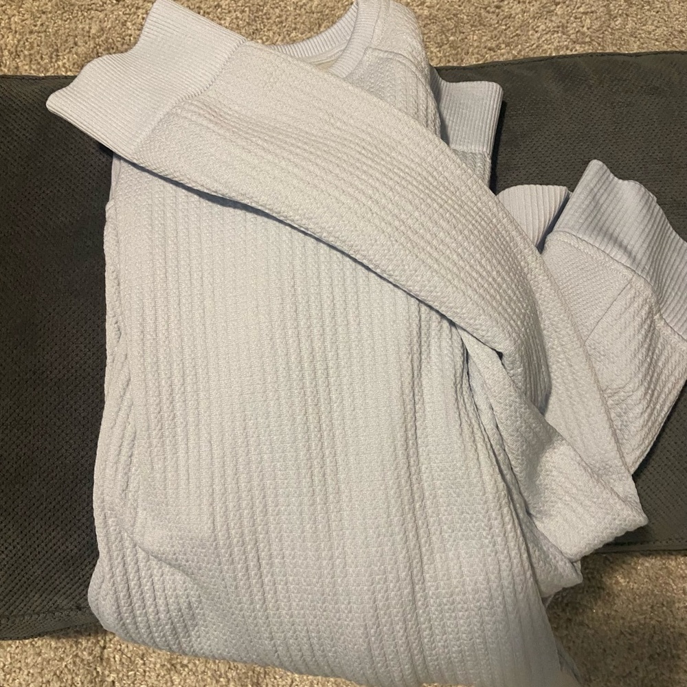lululemon athletica pale blue engineered warmth long sleeve crew